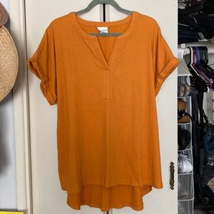 DONATING SOON Ava & Viv top